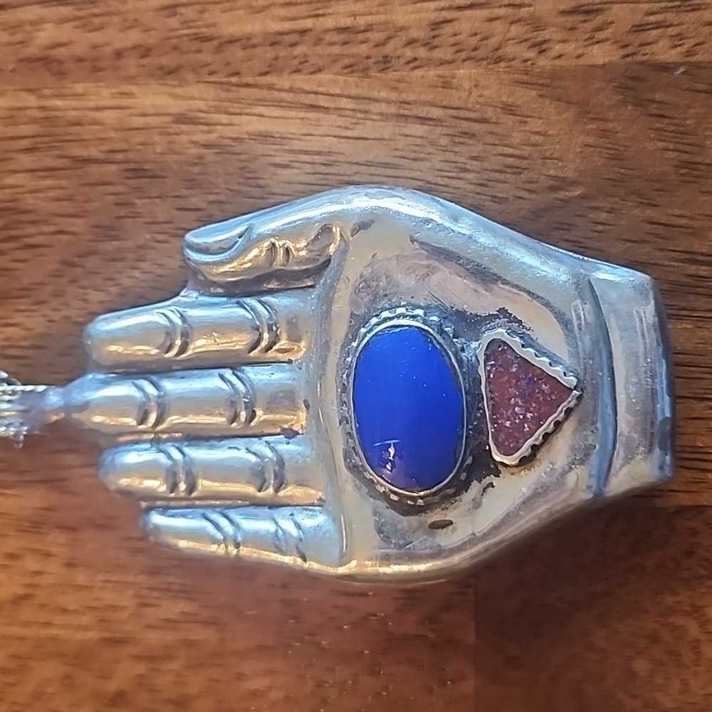 Large Silver Tone Hamsa Hand With Lapis And Red  Stone Unusual Vintage Tribal - Picture 5 of 5